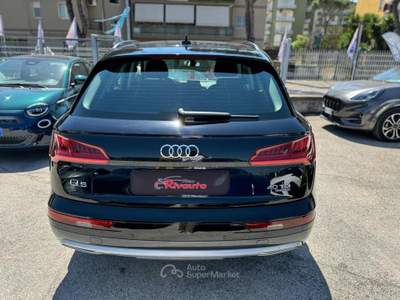 Audi Q5 40 TDI 190 cv quattro S tronic Business Sport Nero usata Volla