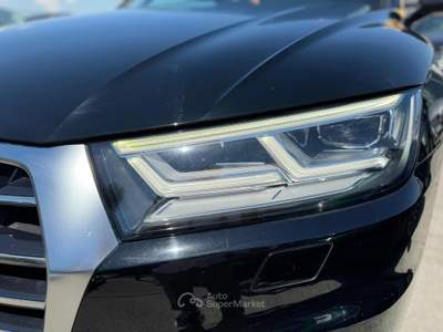 Audi Q5 40 TDI 190 cv quattro S tronic Business Sport Nero usata Volla