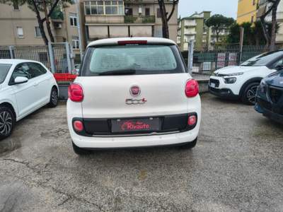 Fiat 500L 1.3 Multijet 95 CV Lounge Bianco usata Volla