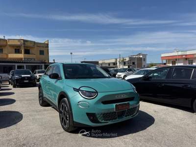 Fiat 600 Hybrid 110 CV DCT MHEV La Prima Blu/Azzurro usata Volla