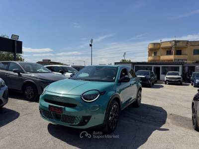 Fiat 600 Hybrid 110 CV DCT MHEV La Prima Blu/Azzurro usata Volla