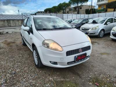 Fiat Grande Punto 1.4 5 porte Dynamic Natural Power Bianco usata Volla