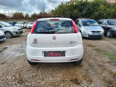 Fiat Grande Punto 1.4 5 porte Dynamic Natural Power Bianco usata Volla