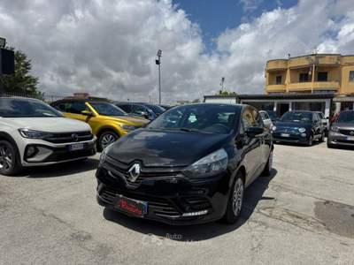Renault Clio 1.2 75CV 5 porte Life GPL Nero usata Volla