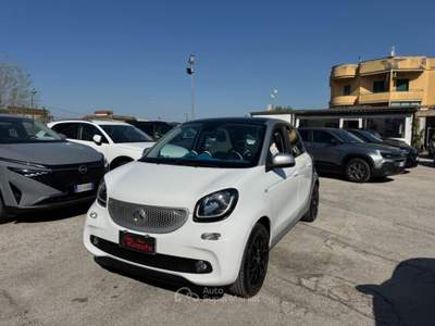 Smart ForFour 70 1.0 Passion Bianco usata Volla