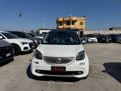 Smart ForFour 70 1.0 Passion Bianco usata Volla