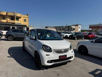 Smart ForFour 70 1.0 Passion Bianco usata Volla