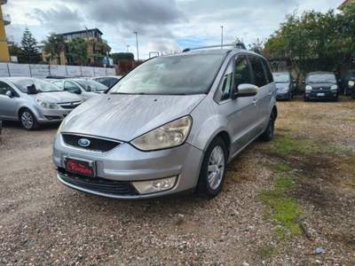 Ford Galaxy 2.0 TDCi 140 CV Ghia DPF 7 POSTI Argento usata Volla