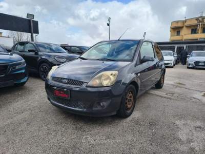 Ford Fiesta 1.2 16V 3p. Clever Grigio usata Volla
