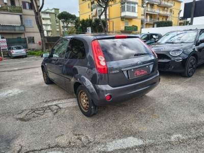 Ford Fiesta 1.2 16V 3p. Clever Grigio usata Volla