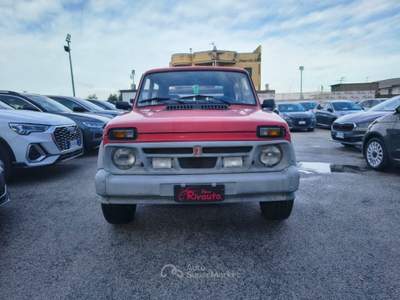 Lada Niva Master 4 X 4 Rosso usata Volla