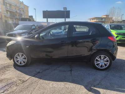 Mazda 2 1.3 Benz 75CV 5p. Trendy Nero usata Volla
