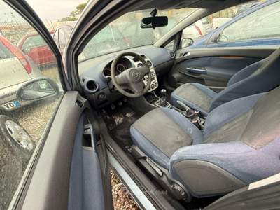 Opel Corsa 1.2 3 porte Cosmo Argento usata Volla