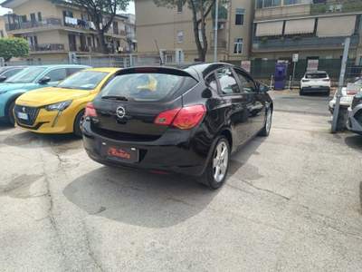Opel Astra 1.4 100CV 5 porte Elective Nero usata Volla