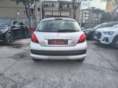 Peugeot 207 1.4 HDi 70CV 5p. Energie Sport Argento usata Volla