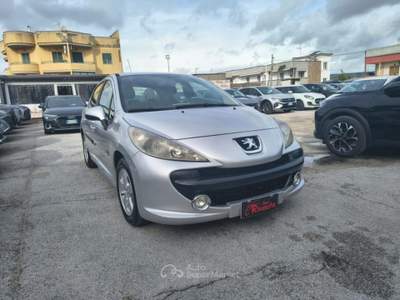 Peugeot 207 1.4 HDi 70CV 5p. Energie Sport Argento usata Volla