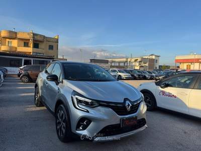 Renault Captur TCe 90 CV Techno Argento usata Volla