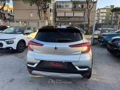 Renault Captur TCe 90 CV Techno Argento usata Volla