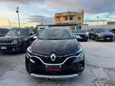 Renault Captur TCe 90 CV Techno Tetto Grigio Nero usata Volla