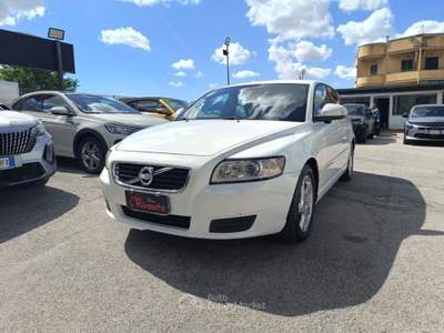 Volvo V50 1.6 D2 POLAR Bianco usata Volla