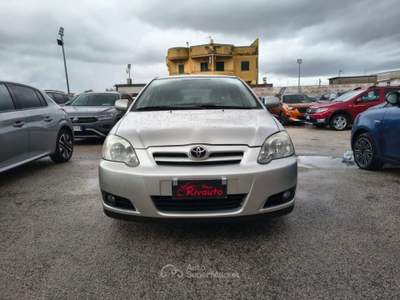 Toyota Corolla 1.4 D-4D M-MT 5 porte Sol ESP Argento usata Volla