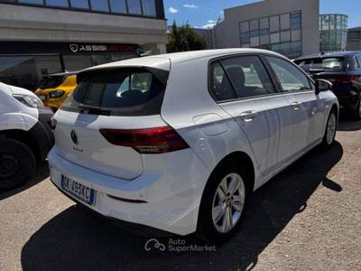 Volkswagen Golf 1.5 TGI DSG Life Bianco usata Volla