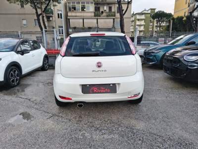 Fiat Punto 1.3 MJT II 75 CV 5 porte Street Bianco usata Volla