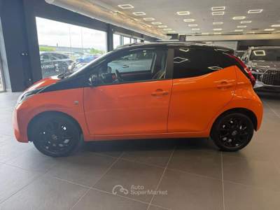 Toyota Aygo Connect 1.0 VVT-i 72 CV 5 porte x-cite Arancione usata ROVIGO
