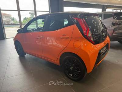 Toyota Aygo Connect 1.0 VVT-i 72 CV 5 porte x-cite Arancione usata ROVIGO