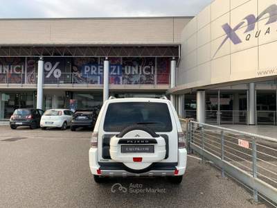 Mitsubishi Pajero 3.2 DI-D 16V aut. 5p. Instyle 4X4 7 POSTI Bianco usata San Vendemiano