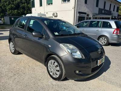 Toyota Yaris 1.3 5 porte Sol Grigio usata VENEZIA