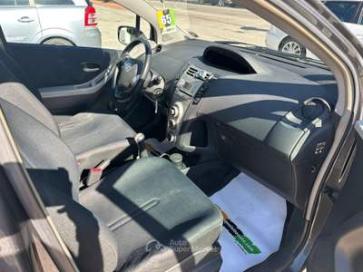 Toyota Yaris 1.3 5 porte Sol Grigio usata VENEZIA