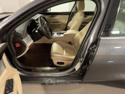 Jaguar XF JAGUA XF 2.0D PRESTIGE 180CV AUTO XF 2.0d Prestige 180cv auto Grigio usata Roma