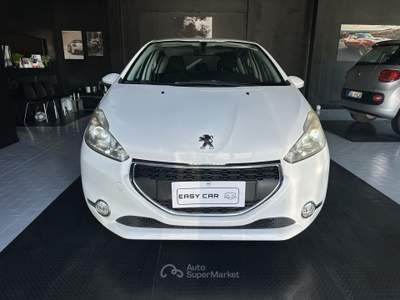 Peugeot 208 1.2 Vti 5 P Adatta a neo Patentati Bianco usata Santa Maria a Monte