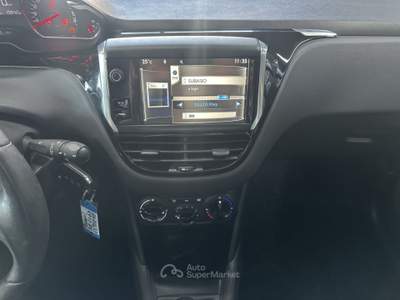 Peugeot 208 1.2 Vti 5 P Adatta a neo Patentati Bianco usata Santa Maria a Monte