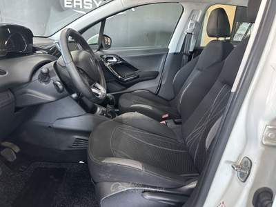 Peugeot 208 1.2 Vti 5 P Adatta a neo Patentati Bianco usata Santa Maria a Monte