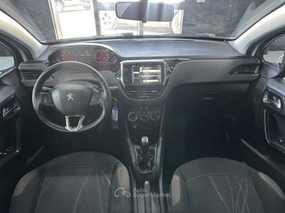 Peugeot 208 1.2 Vti 5 P Adatta a neo Patentati Bianco usata Santa Maria a Monte