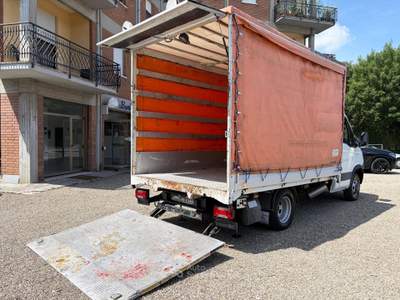 Iveco Daily 35C13 Centina Fissa + Pedana idraulica 800Kg Bianco usata REGGIO EMILIA
