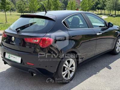 Alfa Romeo Giulietta ALFA ROMEO Giulietta 2.0 JTDm-2 140 CV Distinctive Nero usata Cuneo