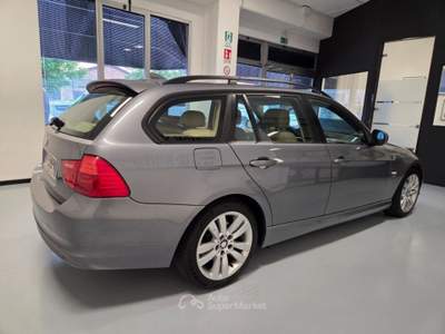 BMW Serie 3 320d d cat xDrive Futura Grigio usata Parma