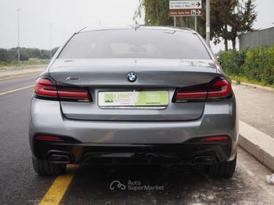 BMW Serie 5 520d d 48V xDrive Msport 190cv Grigio usata Bari