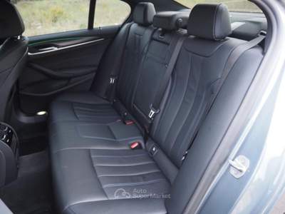 BMW Serie 5 520d d 48V xDrive Msport 190cv Grigio usata Bari