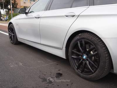 BMW Serie 5 525d d xDrive Touring Luxury Argento usata Bari