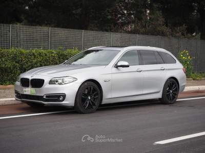 BMW Serie 5 525d d xDrive Touring Luxury Argento usata Bari