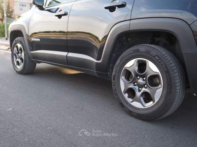 Jeep Renegade  2.0 mtj Longitude 4x4 Nero usata Bari