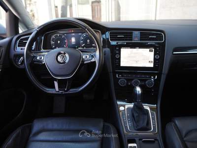 Volkswagen Golf 1.6 TDI 115 CV DSG 5p. Highline BlueMotion Bianco usata Bari