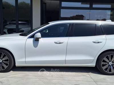 Volvo V60 B4 (d) Geartronic Inscription N°GG588 Bianco usata Rossano Veneto