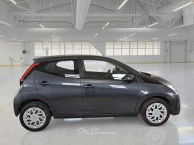 Toyota Aygo Connect 1.0 VVT-i 72 CV 5 porte x-play Grigio usata BELPASSO