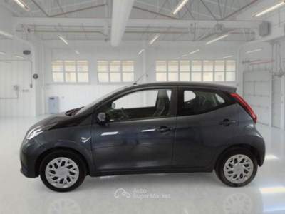 Toyota Aygo Connect 1.0 VVT-i 72 CV 5 porte x-play Grigio usata BELPASSO