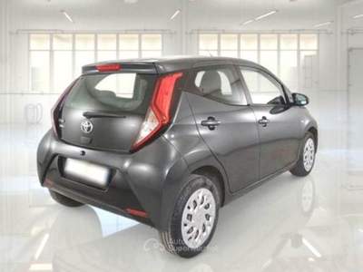 Toyota Aygo Connect 1.0 VVT-i 72 CV 5 porte x-play Grigio usata BELPASSO